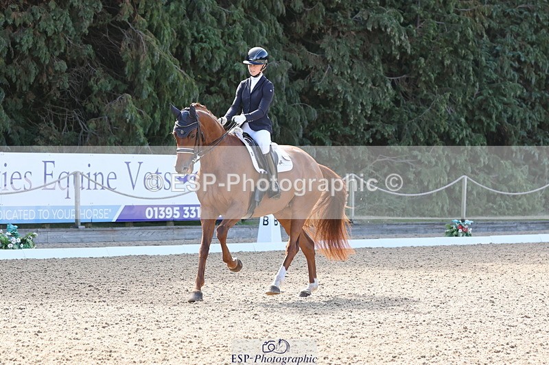 250809A-101134-02530 - 074-Robyn.WalkerSt.Giles.Voila