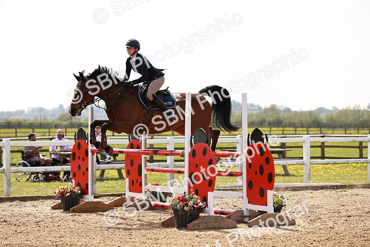  - Class 26 - Senior Foxhunter - 1.20m