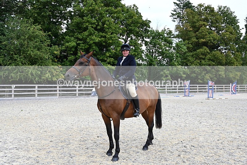 WJ6_3036 - Berks & Bucks - The Old farmhouse - Hound Exercise 20-08-25