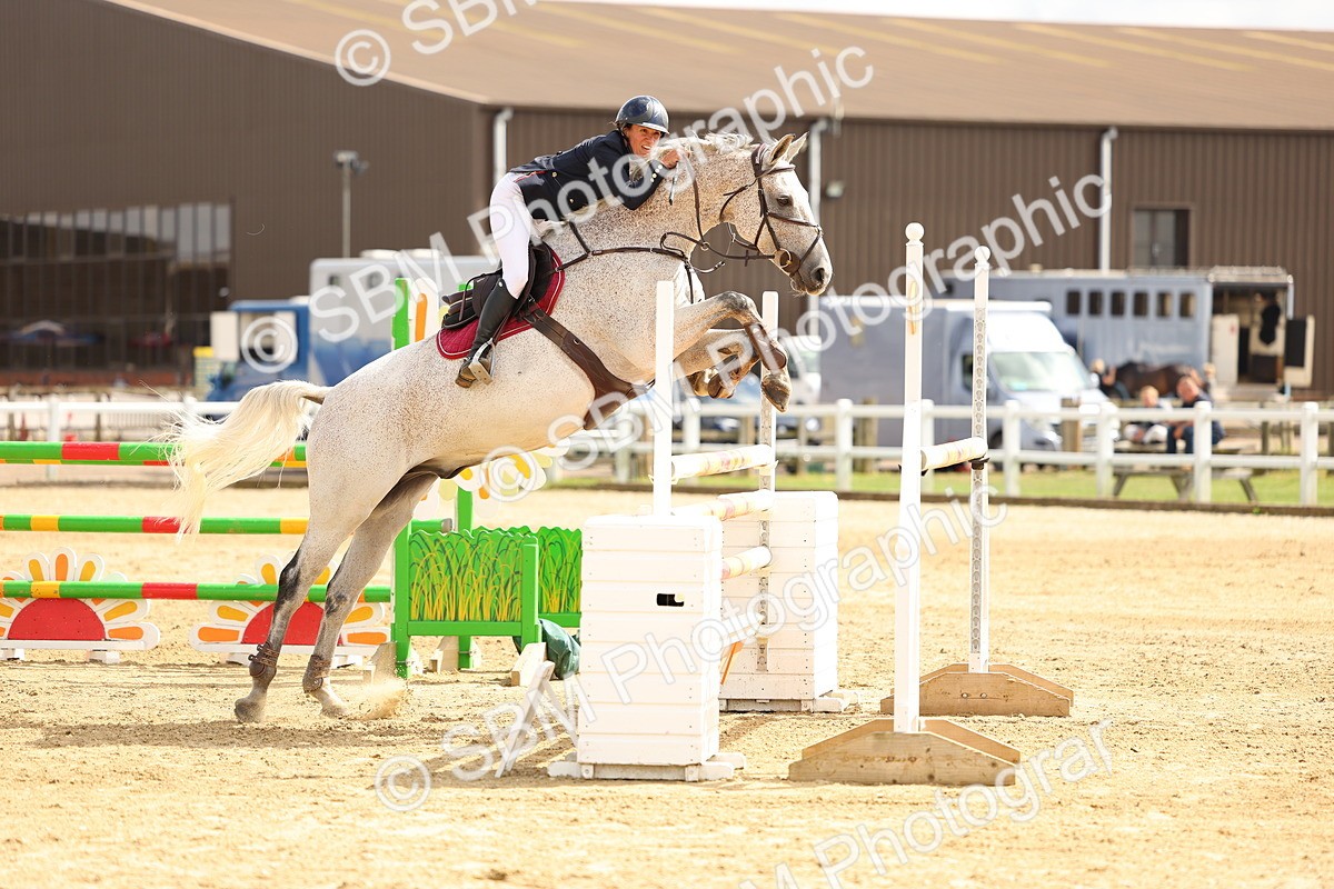 SBM_010383 - Class 4 - Senior Foxhunter - 1.20m Open
