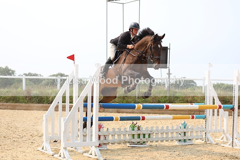 3E7A2572 - Class 8: Senior Newcomers/1.10m open