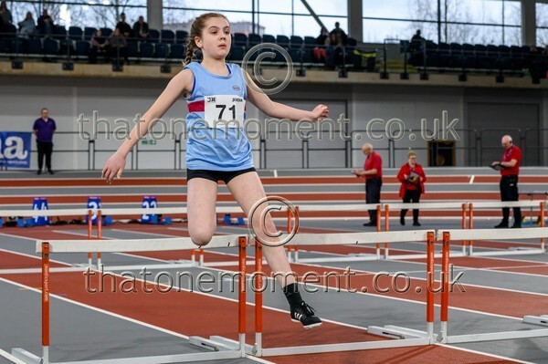 CombiMast25-914204 - Track Female Set One