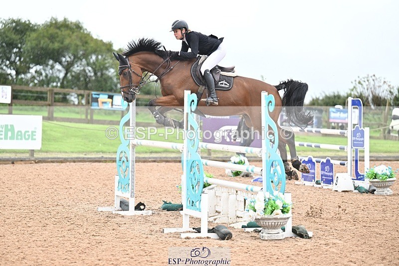 251003-134843-01215 - Cls 3 Foxhunter and 1.20m