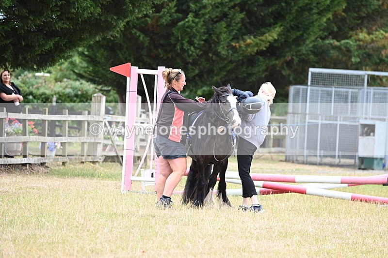 WJ6_9512 - Class 12 Minimus Jumping 45cm