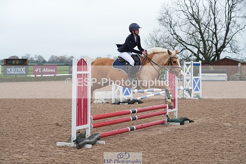251116-095001-01428 - Cls 18 Clear Round 50cm