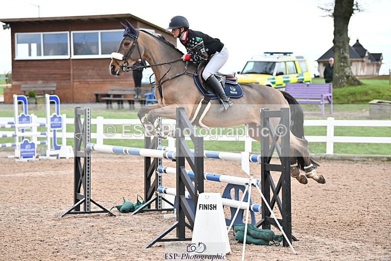 241206-131108-00929 - Cls 5 Newcomers and 1.10m Open