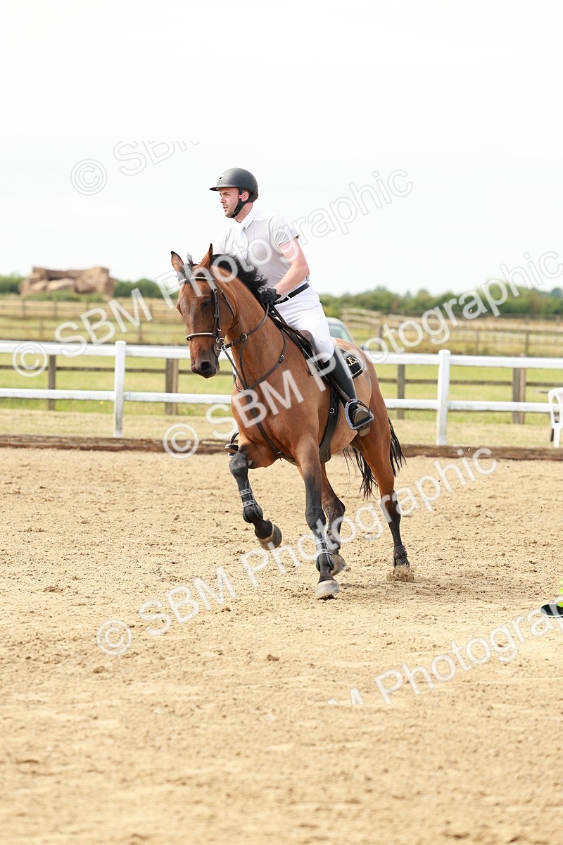 SBM_016893 - Class 20 - Senior Newcomers - 1.10m