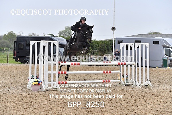 BPP_8250 - CLASS 19 SAT CLASS 19 SAT Senior Newcomers/ 1.10m Open