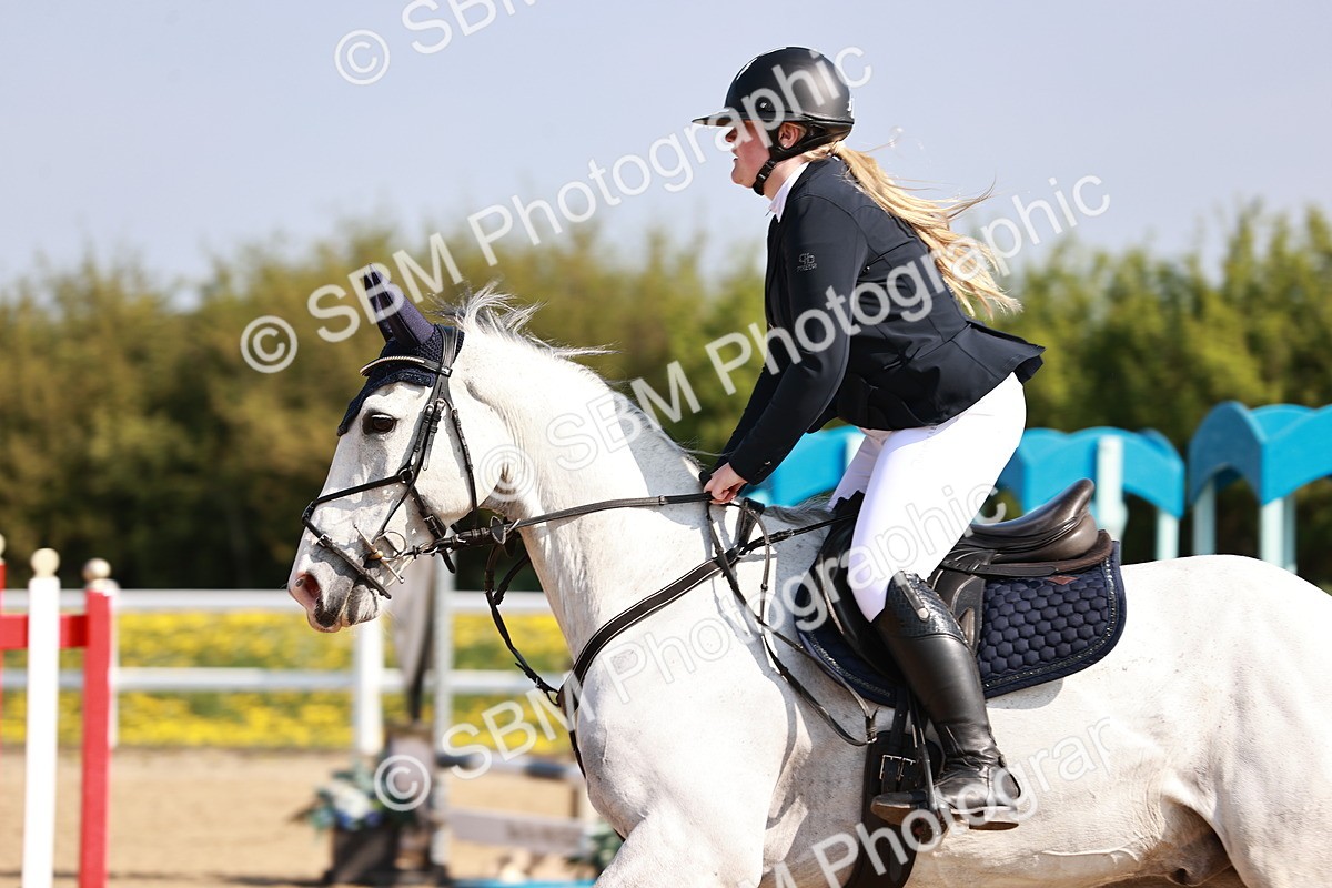  - Class 21 - Senior British Novice - 90cm