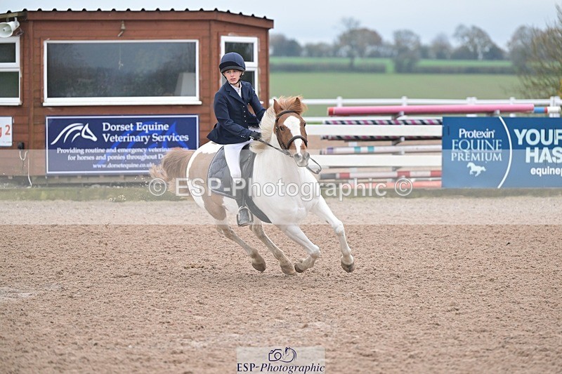 251116-100106-01095 - Cls 2 Pony Intro 70cm