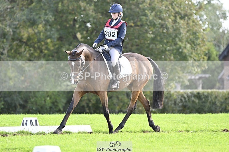 241025-134837-09526 - 382-Charlotte.Baker-Thomas-KID.KOUTURE