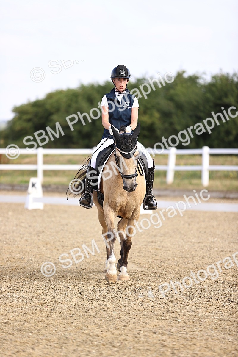 SBM_008547 - Novice 5 - 08.30-9.33