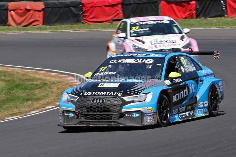  - TCR UK @ Castle Combe