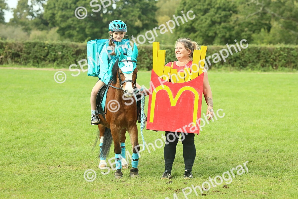 SBM_63563 - S35 - Fancy Dress Showing