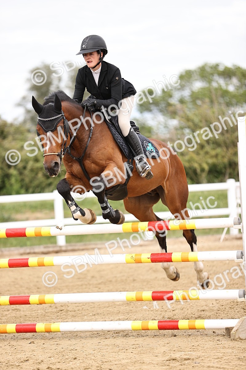 SBM_003410 - Class 11 - Senior Newcomers - 1.10m