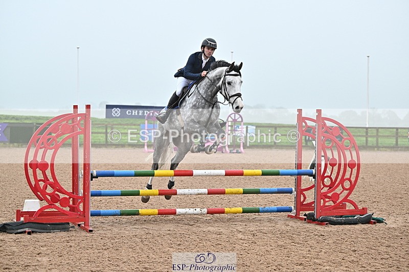 241103A-102343-06627 - SUN Cls 18 British Novice and 90cm Open