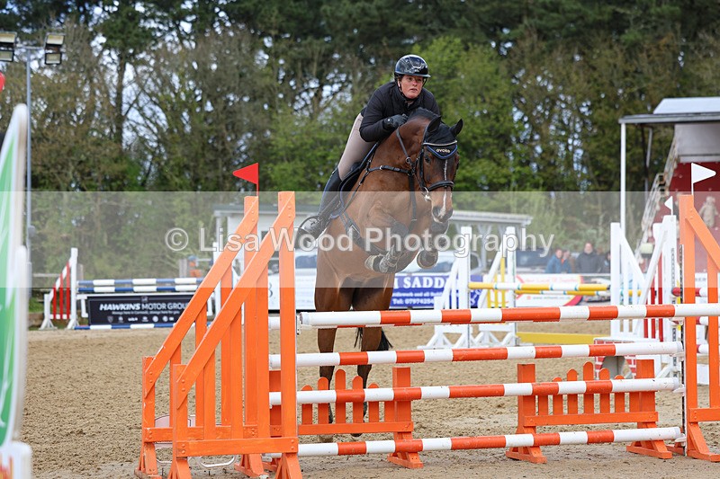 3E7A2001 - Class 7: Senior Newcomers/1.10m open