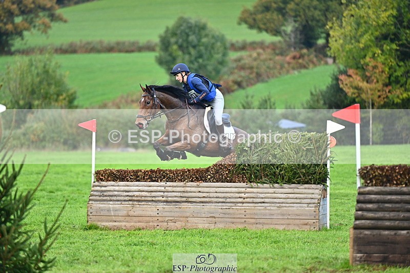 251025A-120400-18979 - F-407-Helen.Jackson