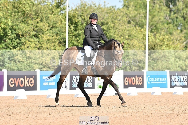 250816-105509-03243 - 093-Jocelyn.GilmoreSpring.lily