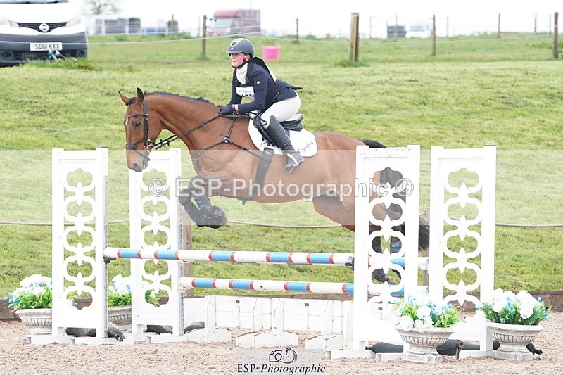 250419-104128-08409 - 459-Ella.Otto-SUMMERBRIDGE.TIPP