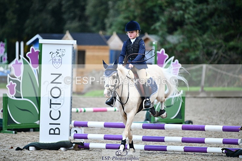 251004A-114537-00737 - Classes 4 & 5 50cm