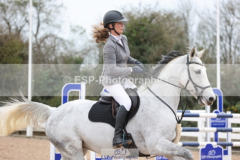 241101A-135856-02322 - FRI Cls 6 Foxhunter and 1.20m Open