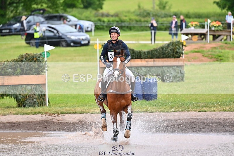 250524A-121110-10112 - B-318-Alexander.Bragg-SHANNONDALE.CONNOR