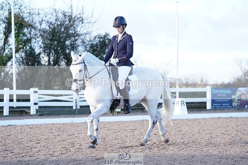 241214-145644-02060 - 111-Anya.Hitt-Cnoc.an.Noinin.Clover