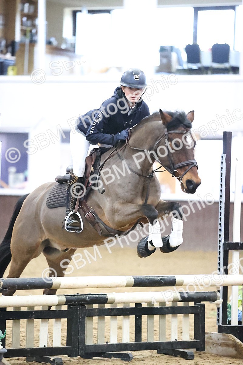 SBM_001741_Class 7 - Clear Round - Customer Cart - Tegan