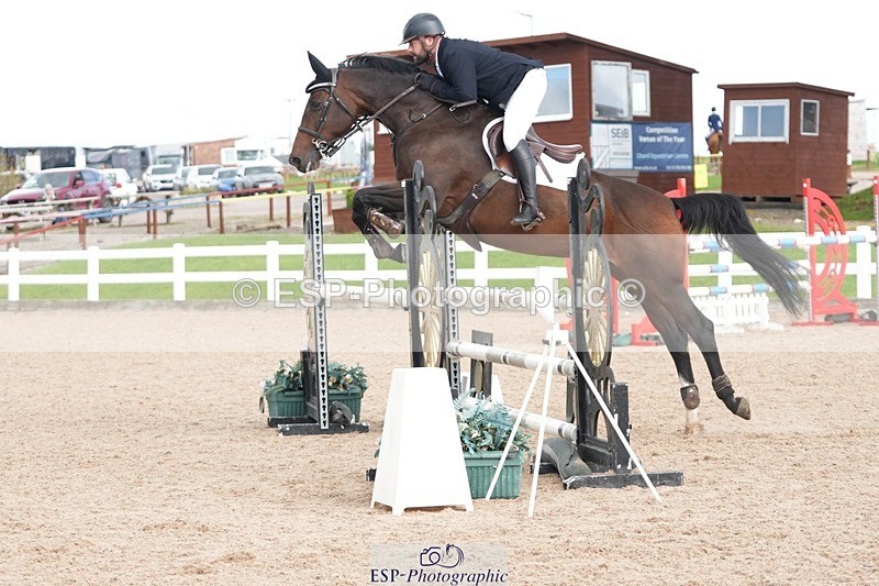 251005-133112-03558 - Cls 27 1.05m Amateur Qualifier