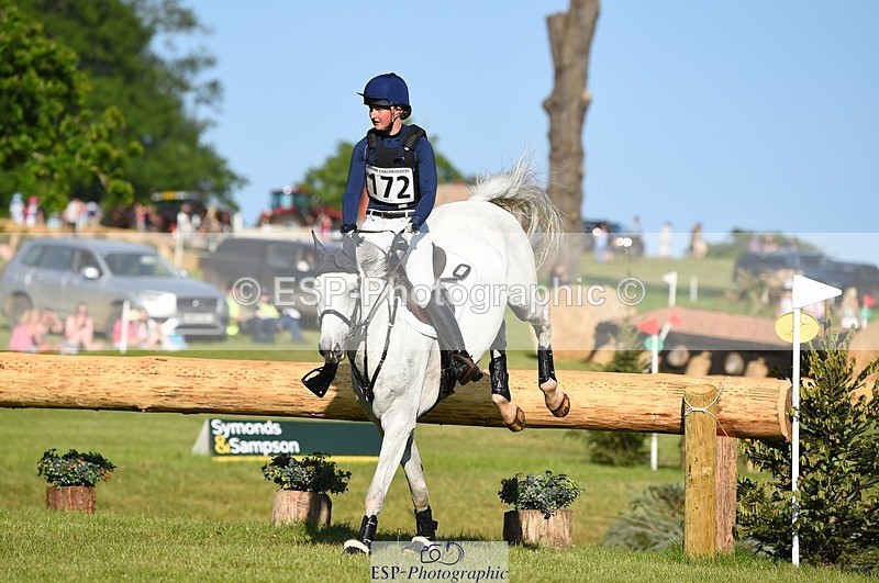 230527-181020-13752 - 172-VELOUMANI_TESS_LY-Aliene_Ruyter-XC