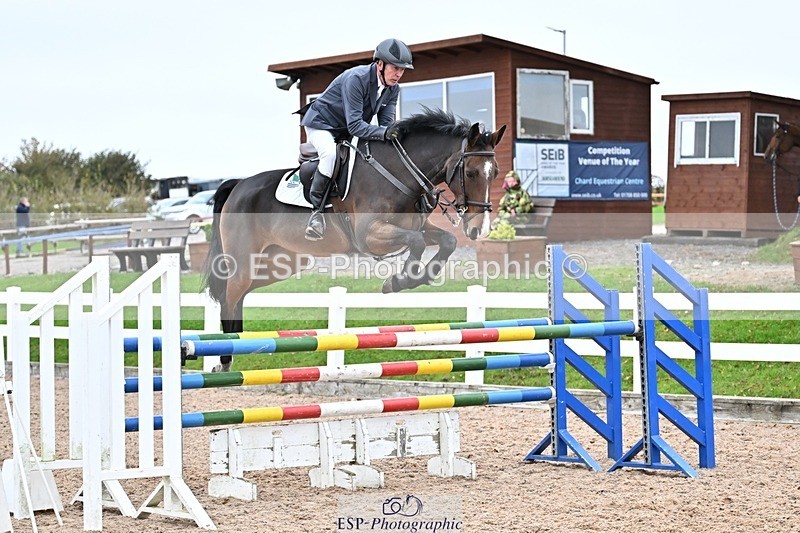 251015-140026-00686 - Cls 4 Newcomers and 1.10m Open