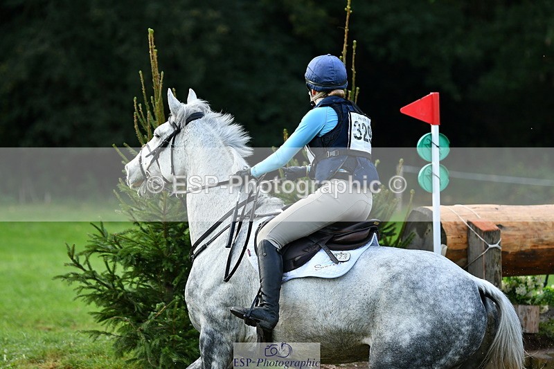 251025A-095949-15214 - D-329-Clementine.Montgomerie