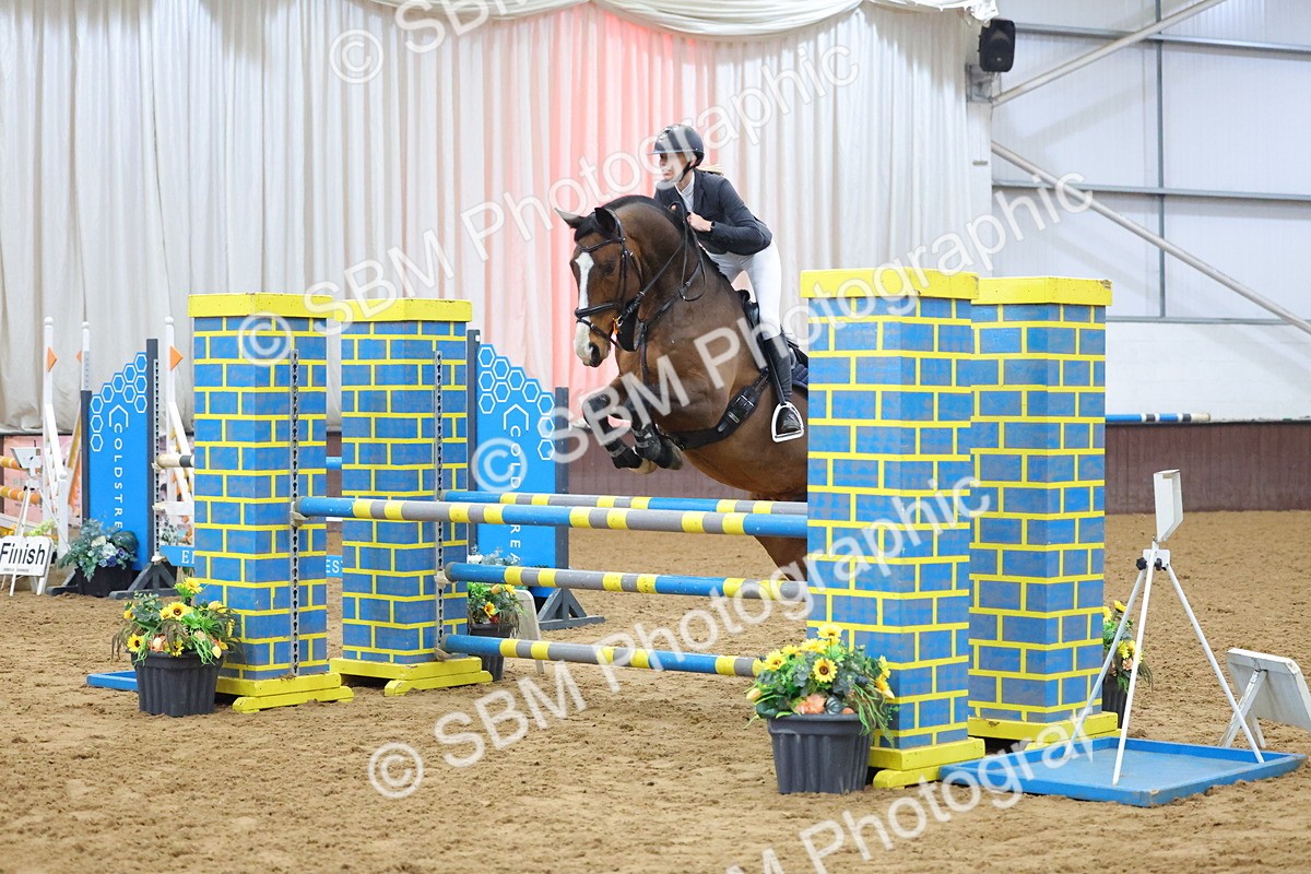 SBM_008469 - Class 21 - Nupafeed Supplements Senior Discovery/ 1m Open - First Round (1.00m)