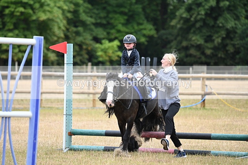 WJ6_9537 - Class 12 Minimus Jumping 45cm