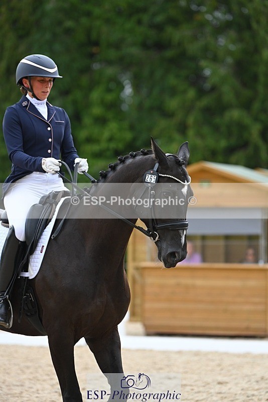 230813-165214-08504 - Cls 14 Medium Silver 16.45 to End