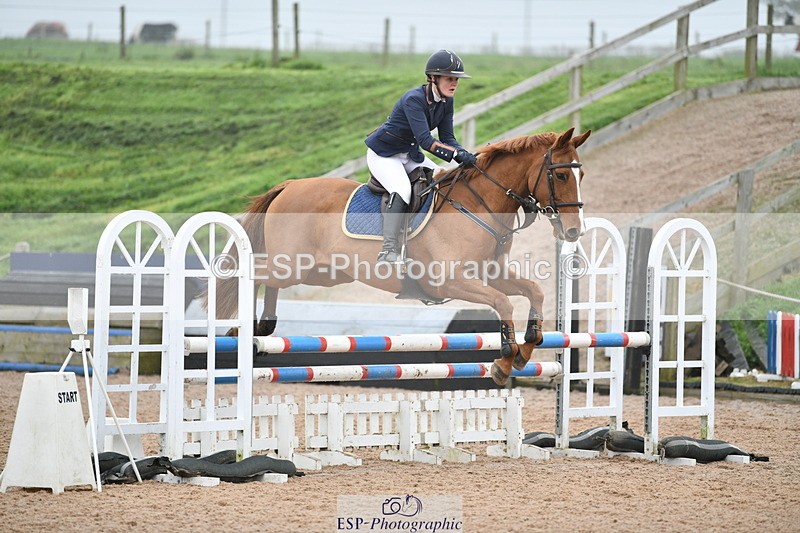 241102A-111732-04248 - SAT Cls 9 British Novice and 90cm Open