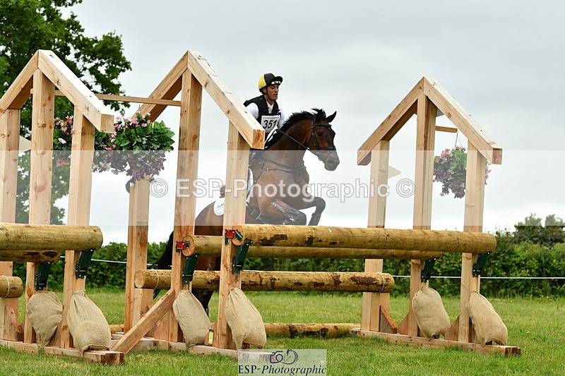 250524A-124857-10444 - B-351-Will.Rawlin-MACKENZY