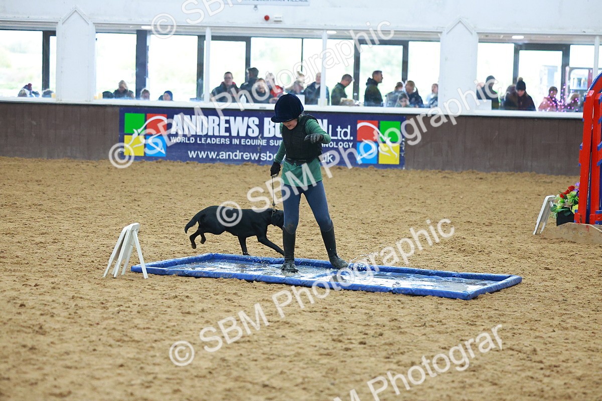 SBM_002403 - Class 3 - Horse & Hound (60cm)