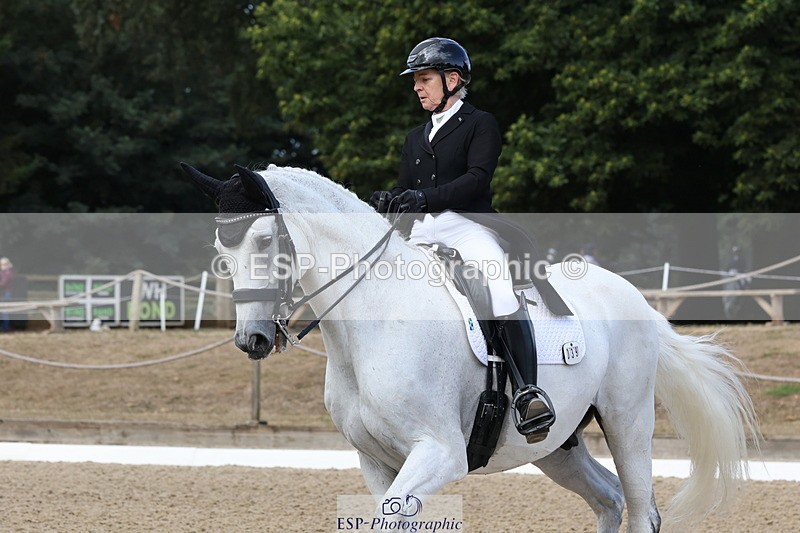 250809A-095939-02265 - 039-Jane.GilbyHugo.Holunder