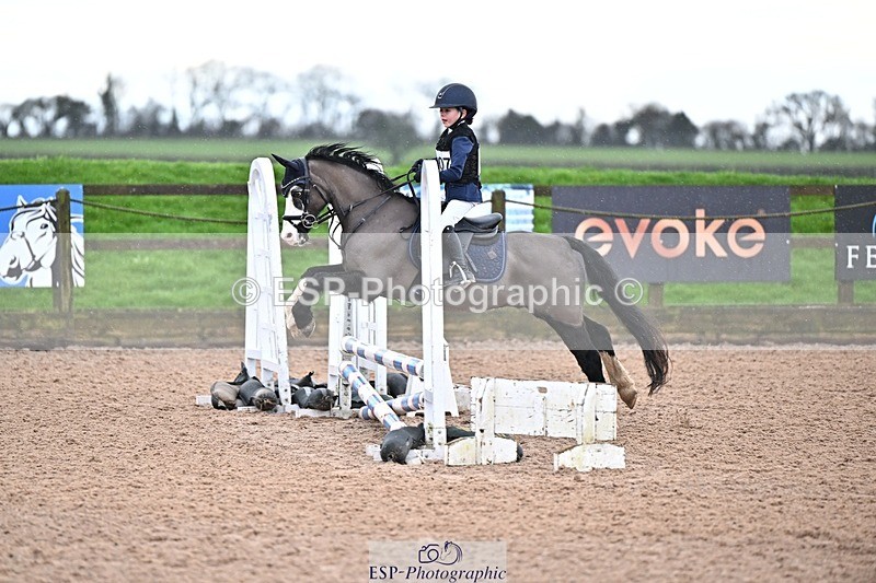 260208-125844-01249 - Cls 18 Clear Round 50cm