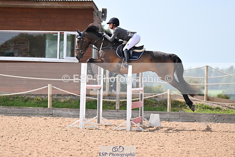 240828A-141344-00831 - Cls 4 Snr Newcomers and 1.10m Open