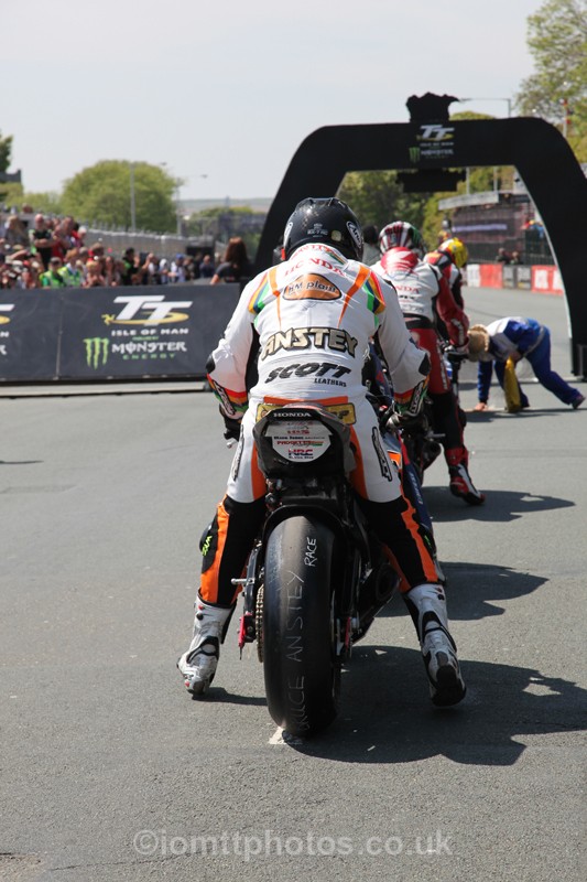 IMG_0559 - Senior TT - Start Line