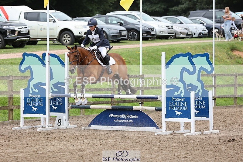 240803-105610-02077 - 025-Trilby_Crewes-WATERNISH_BRIDLE_LANE