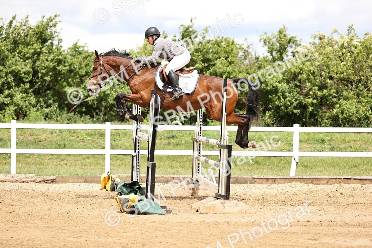 SBM_002950 - Class 11 - Senior Newcomers - 1.10m