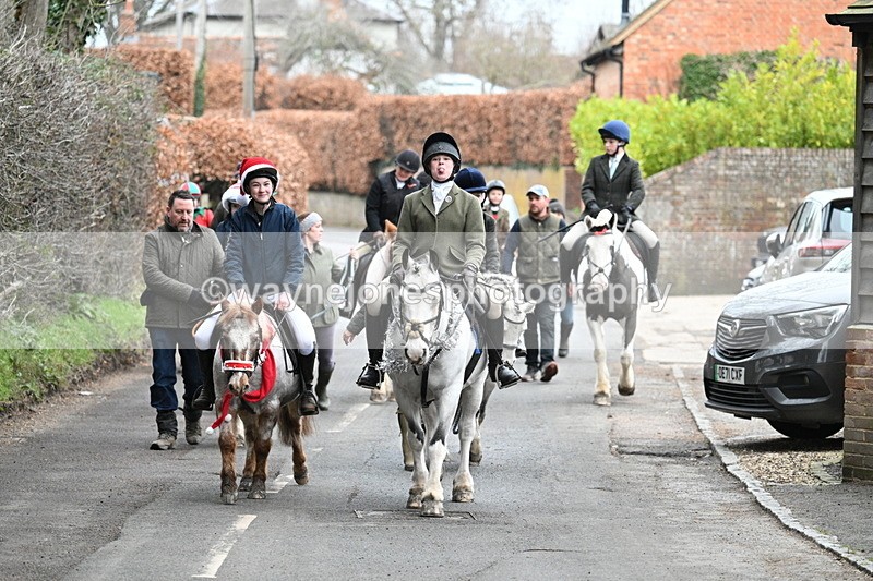 WJ7_1104 - Pub Corner