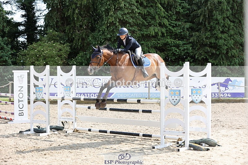 250614A-160524-08211 - Cls 30 1.05m Amateur Q and Open