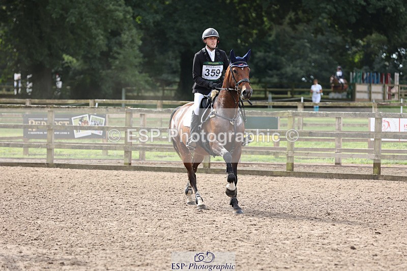 240804-100850-10908 - 359-Max_Forster-HOLD_ON_MY_HEART