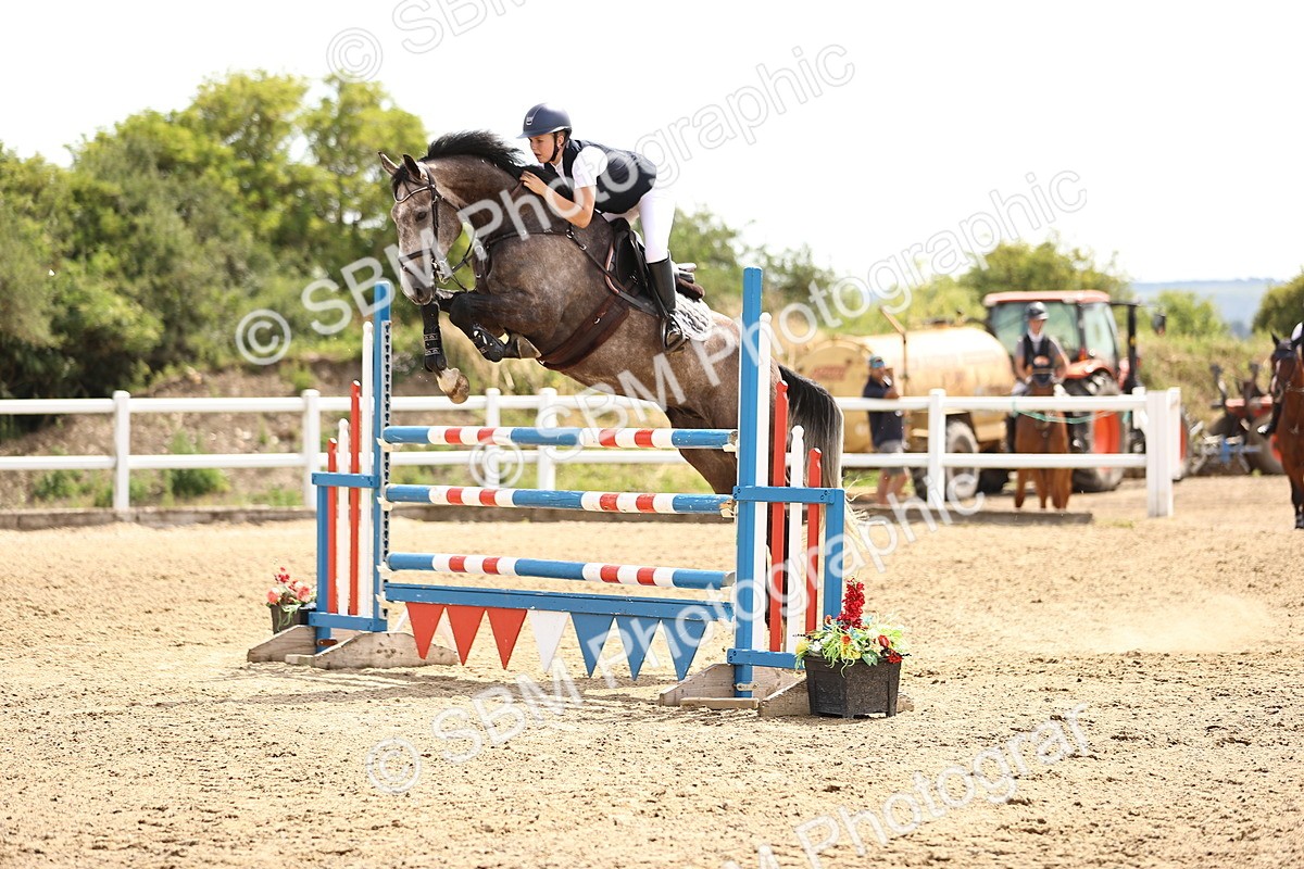 SBM_000522 - Class 15 - Redpost Equestian Senior Foxhunter - 1.20m