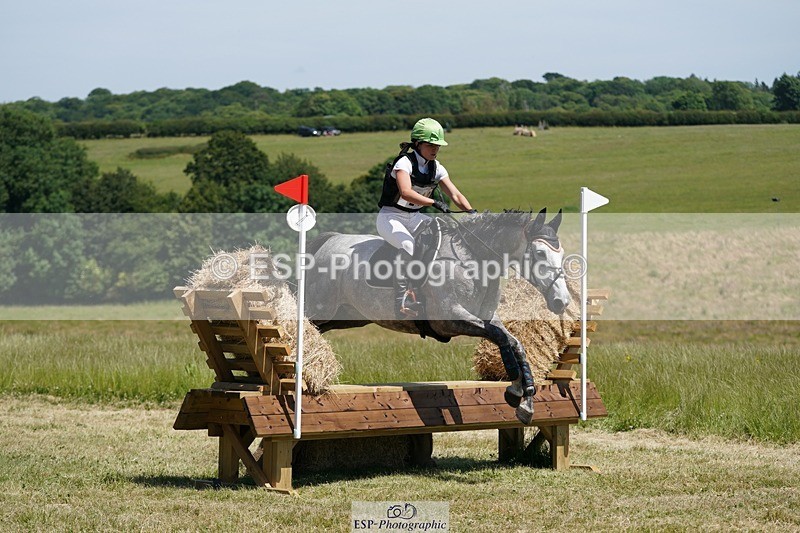 240629X-142732-3545 - 210-Tarka_Abraham-QUEEN_RUBIE